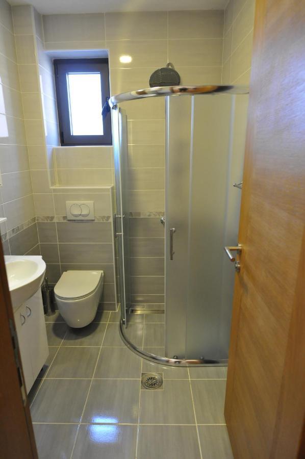 Alex 2 Apartman Vrnjačka Banja 客房 照片